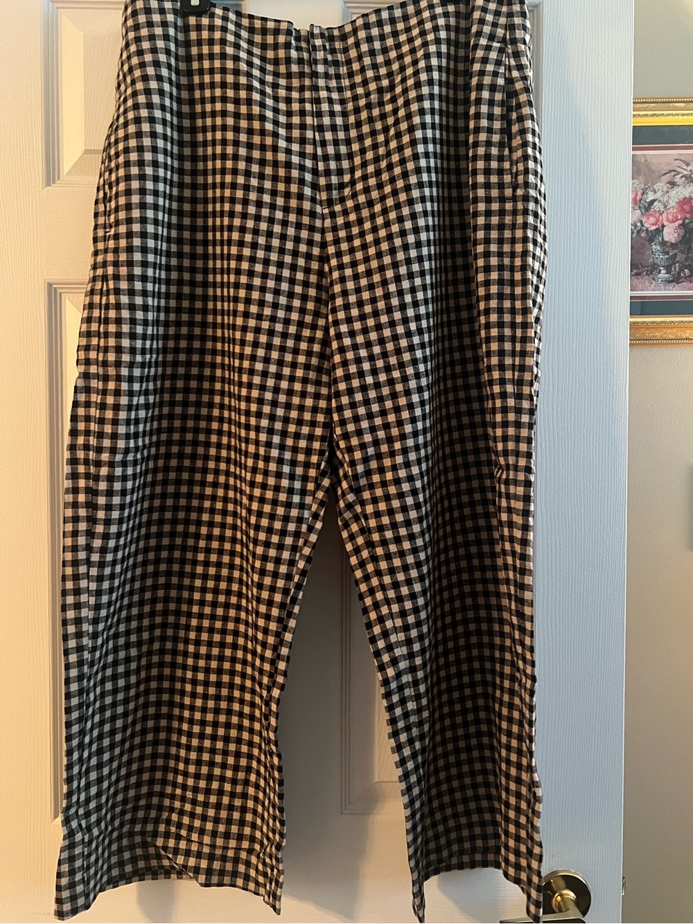GAP Black and White Gingham Cropped Pants
